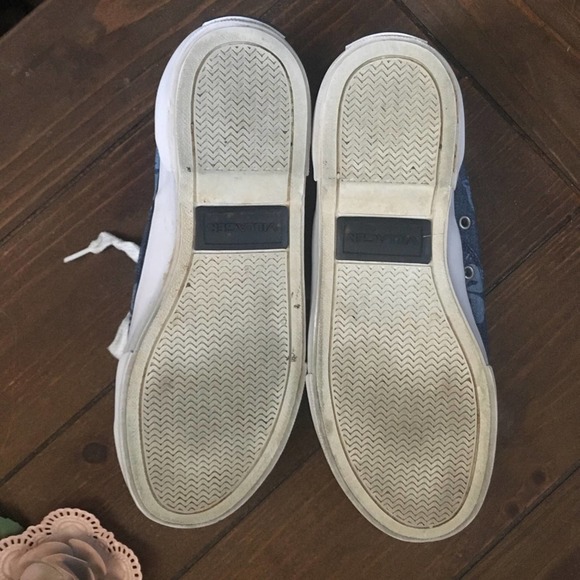 Villager 7 1/2 Blue Tropical Print Sneakers - Picture 5 of 6